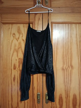 Elegante camisa negra
