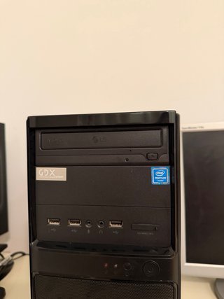 Ordenador MSI Negro con Pantalla Samsung