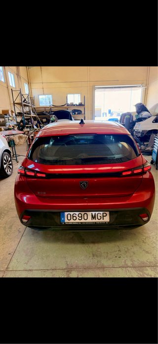 Peugeot 308 1.2 gasolina 2023 con golpe