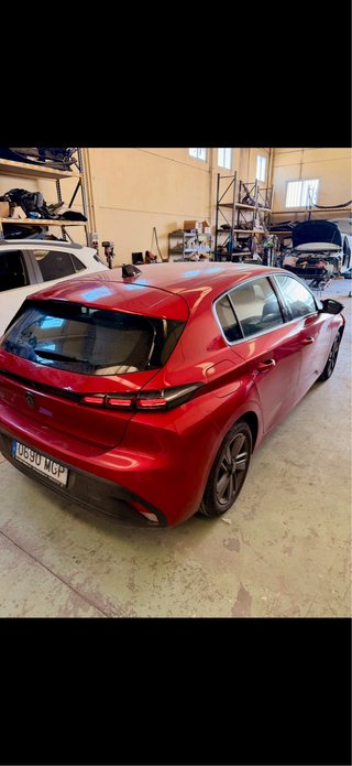 Peugeot 308 1.2 gasolina 2023 con golpe