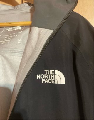 The North Face Abrigo Negro y Gris