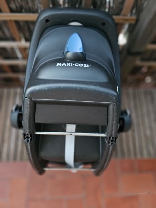 Maxi-Cosi Cabrio Fix Essen Black