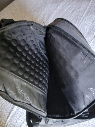 Mochila negra de National Geographic
