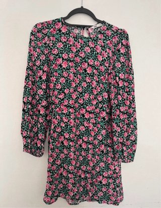 Vestido floral negro y rosa