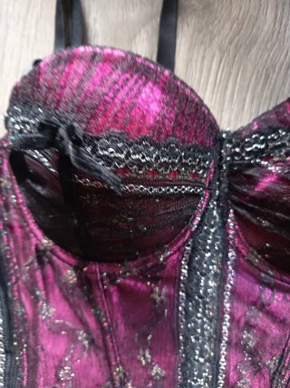 Corsé Morado y Negro con Encaje