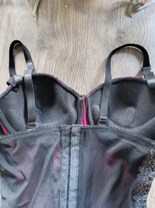 Corsé Morado y Negro con Encaje