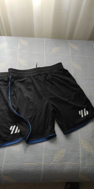 Pantalón corto deportivo negro