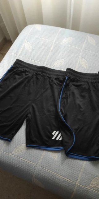 Pantalón corto deportivo negro