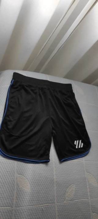 Pantalón corto deportivo negro