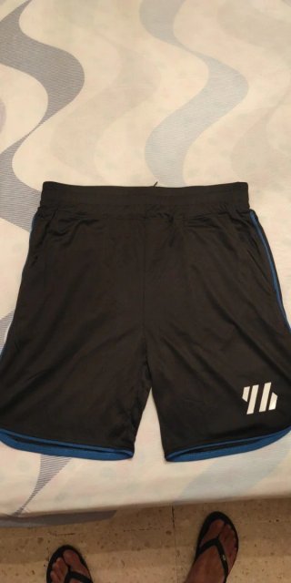 Pantalón corto deportivo negro