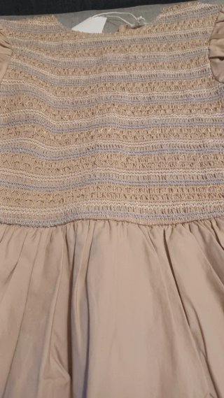 Blusa Zara Beige con Mangas Abullonadas