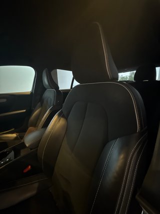 Volvo XC40 hibrid r design