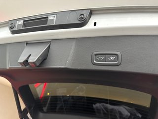 Volvo XC40 hibrid r design