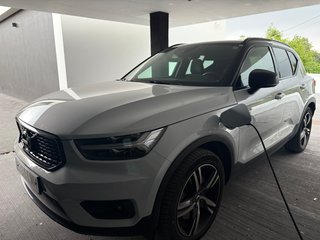 Volvo XC40 hibrid r design
