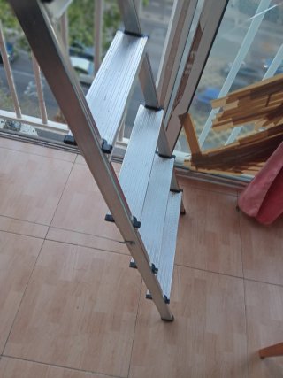 Escalera 7 peldaños aluminio