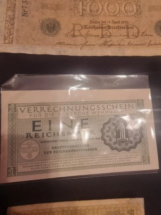 Billetes antiguos: 1000 Reichsbanknote y 10 Cuba