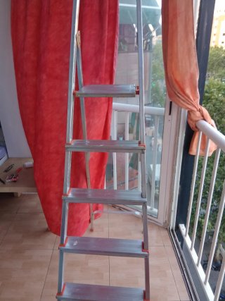 Escalera 6 peldaños aluminio