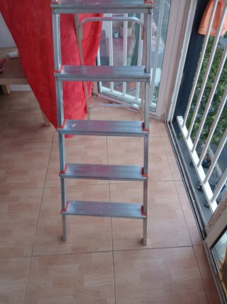 Escalera 6 peldaños aluminio