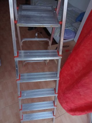 Escalera 6 peldaños aluminio