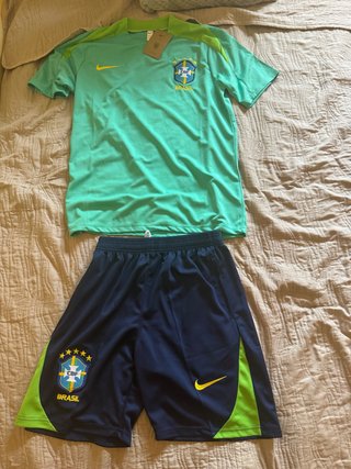 Conjunto Nike Brasil Talla S