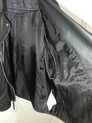 Chaqueta de cuero negra Violeta