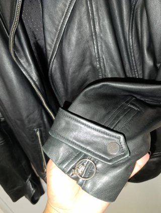 Chaqueta de cuero negra Violeta