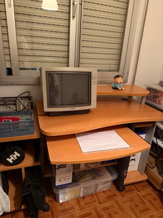 Mesa escritorio y silla gamer