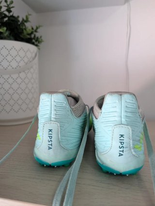 Botas de fútbol verde lima talla 34 Decathlon