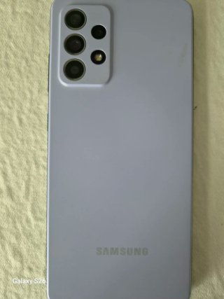 Samsung Galaxy A52 128G con custodia verde