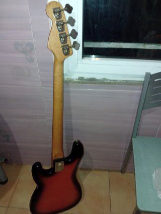 Bajo Eléctrico Squier Precision Bass
