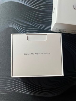 AirPods Pro 3 con custodia di ricarica