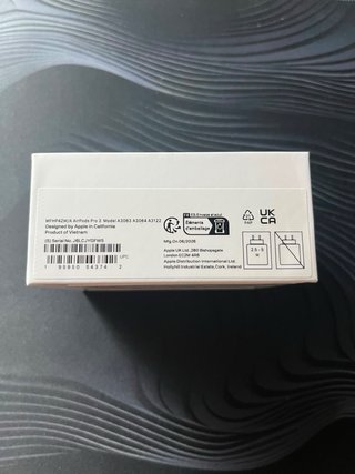 AirPods Pro 3 con custodia di ricarica