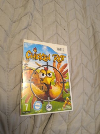 2 Juegos Wii: Hottest Party 5 y Chicken Riot