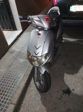 Moto Scooter Vitality Plata