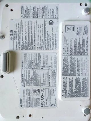 Proyector Mitsubishi ES 200U
