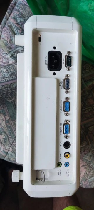 Proyector Mitsubishi ES 200U