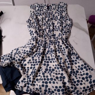 Vestido corto estampado lunares