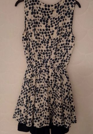 Vestido corto estampado lunares