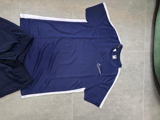 Conjunto Nike Camiseta y Pantalón Corto