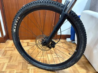 Bicicleta Eléctrica Giant Negra