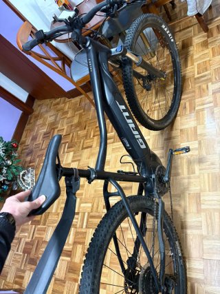Bicicleta Eléctrica Giant Negra