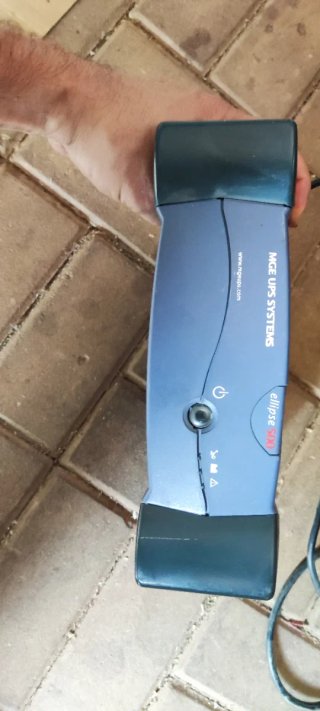 SAI MGE Ellipse 500 UPS