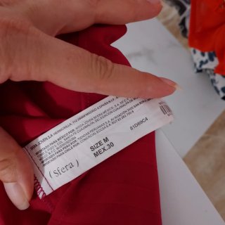 Blusa roja sin mangas
