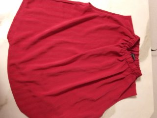 Blusa roja sin mangas