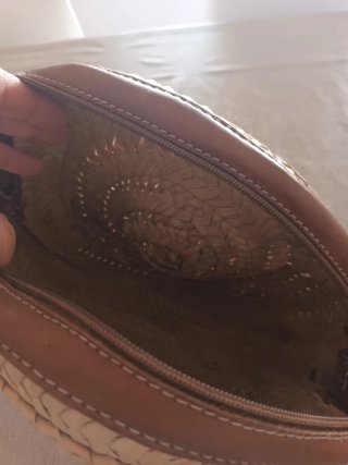 Bolso redondo de mimbre y cuero