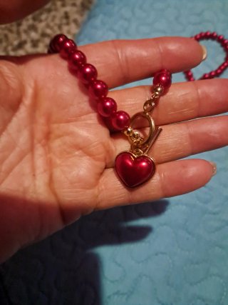 Collar y pulsera perlas corazón rojo