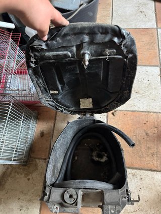Asiento y baúl Yamaha Aerox
