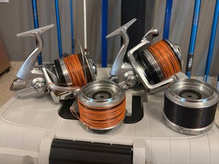 Vendo parejas de caña vega hellium surf 4.20