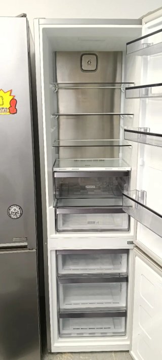 NEVERA COMBI WHIRLPOOL NO FROST ENERGÍA A+