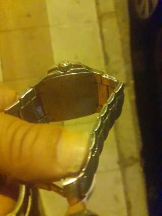 Reloj Negro y Plateado